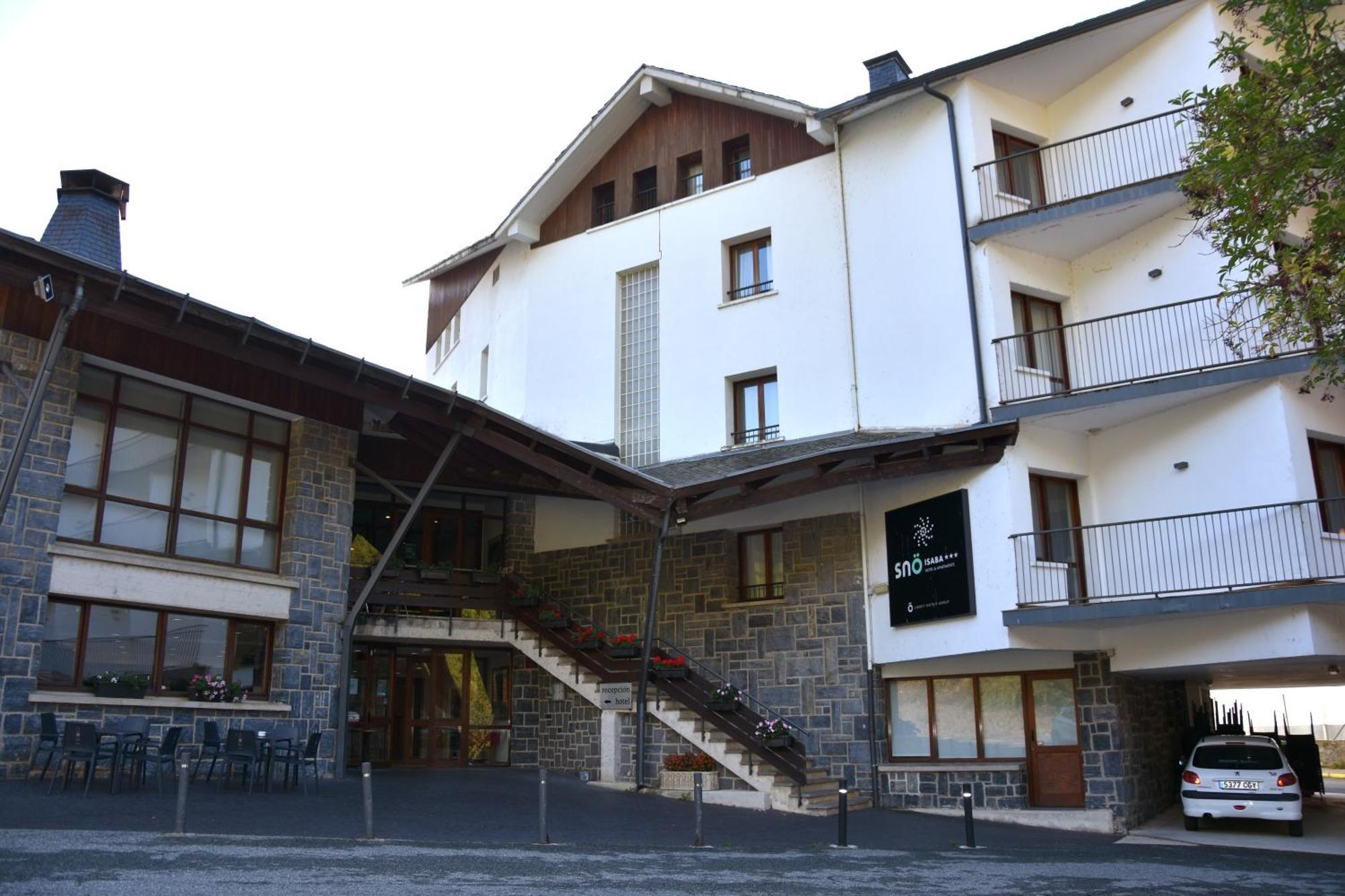 Hotel Y Apartamentos Snoe Isaba Exterior foto